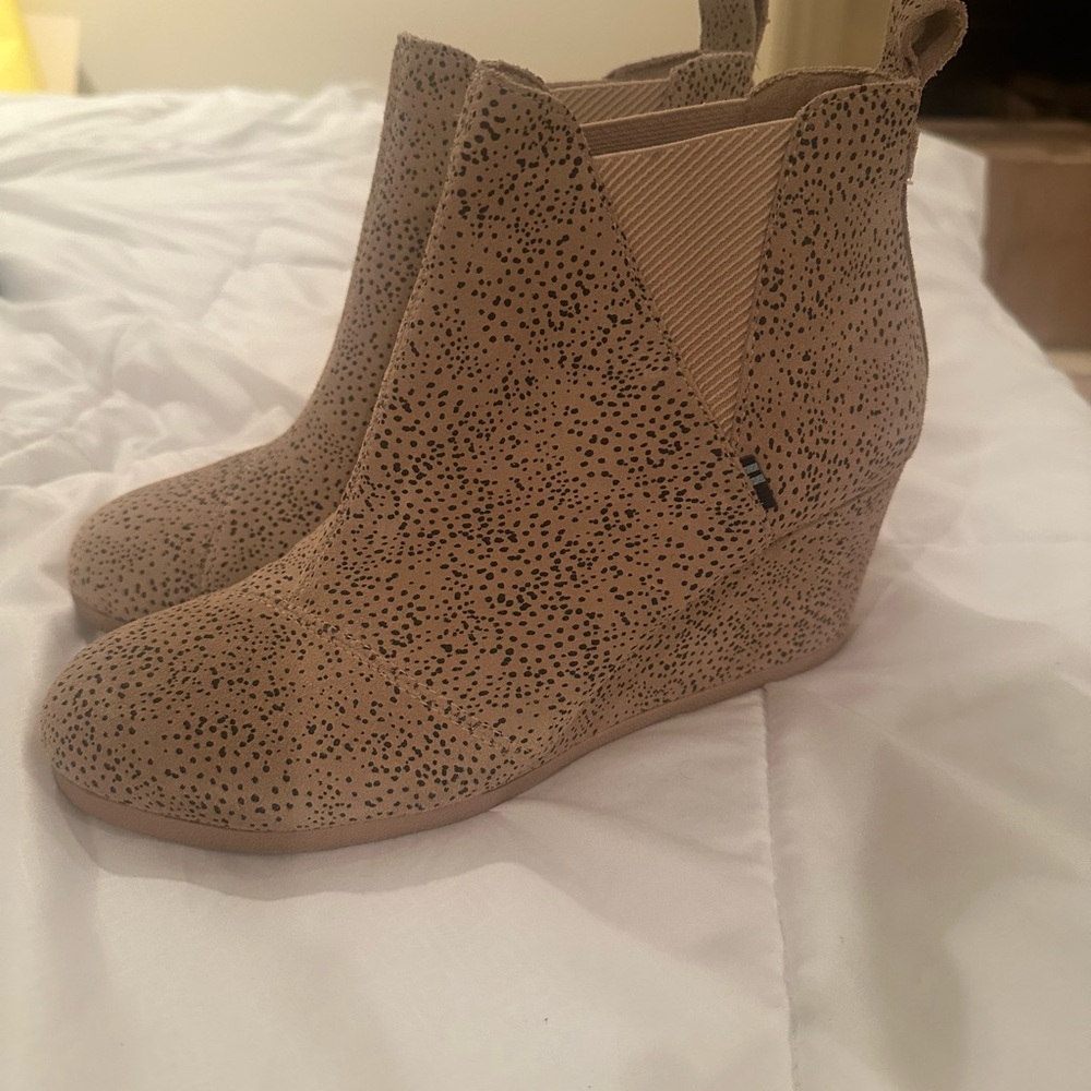 TOMS Leopard Print Booties